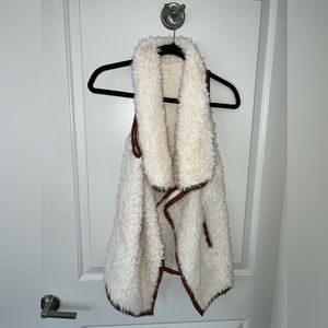 Fuzzy white vest one size
